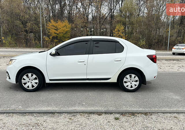 Белый Рено Логан, объемом двигателя 1.46 л и пробегом 148 тыс. км за 8700 $, фото 4 на Automoto.ua