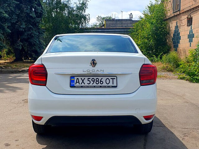 Білий Рено Логан, об'ємом двигуна 1.5 л та пробігом 176 тис. км за 7166 $, фото 3 на Automoto.ua