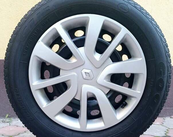 Белый Рено Логан, объемом двигателя 1.5 л и пробегом 150 тыс. км за 9150 $, фото 90 на Automoto.ua