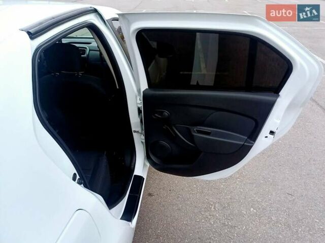 Белый Рено Логан, объемом двигателя 1.5 л и пробегом 150 тыс. км за 9150 $, фото 87 на Automoto.ua