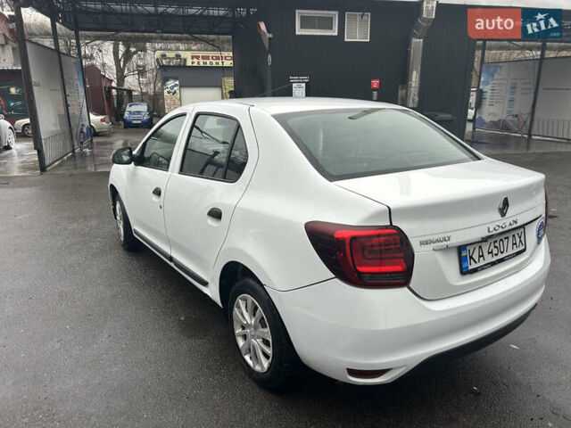 Белый Рено Логан, объемом двигателя 1 л и пробегом 275 тыс. км за 6800 $, фото 4 на Automoto.ua
