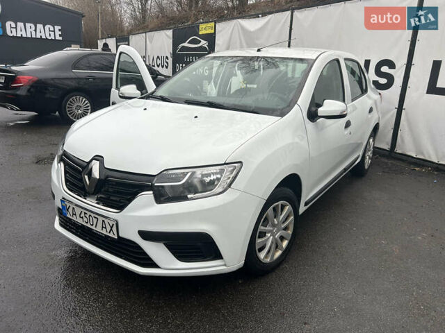 Белый Рено Логан, объемом двигателя 1 л и пробегом 275 тыс. км за 6800 $, фото 1 на Automoto.ua