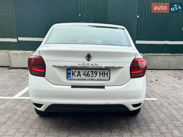 Белый Рено Логан, объемом двигателя 1 л и пробегом 288 тыс. км за 3750 $, фото 4 на Automoto.ua