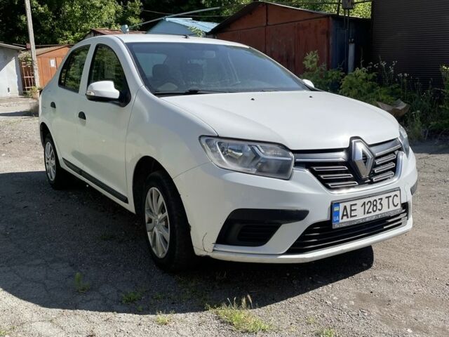 Белый Рено Логан, объемом двигателя 1 л и пробегом 250 тыс. км за 5200 $, фото 2 на Automoto.ua