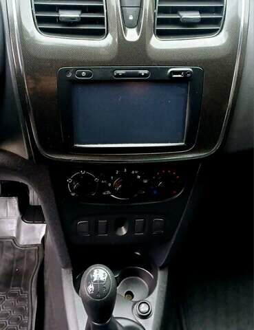 Белый Рено Логан, объемом двигателя 1.5 л и пробегом 150 тыс. км за 9150 $, фото 69 на Automoto.ua