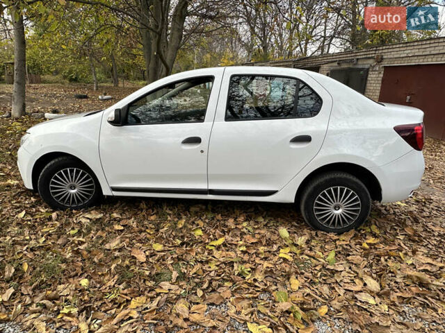 Белый Рено Логан, объемом двигателя 1.46 л и пробегом 180 тыс. км за 6500 $, фото 7 на Automoto.ua