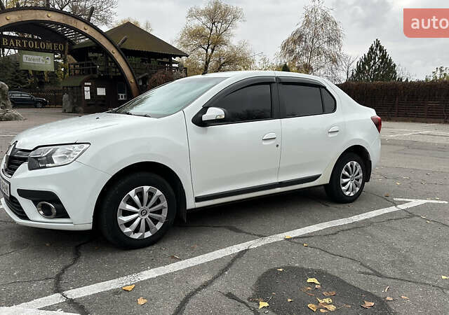 Білий Рено Логан, об'ємом двигуна 1.46 л та пробігом 128 тис. км за 8500 $, фото 16 на Automoto.ua