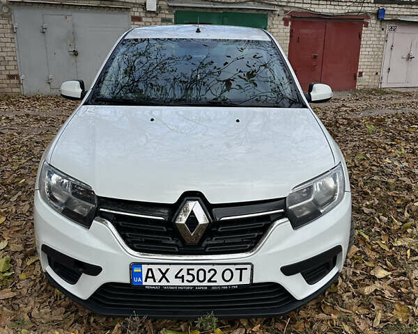 Белый Рено Логан, объемом двигателя 1.46 л и пробегом 180 тыс. км за 6500 $, фото 1 на Automoto.ua