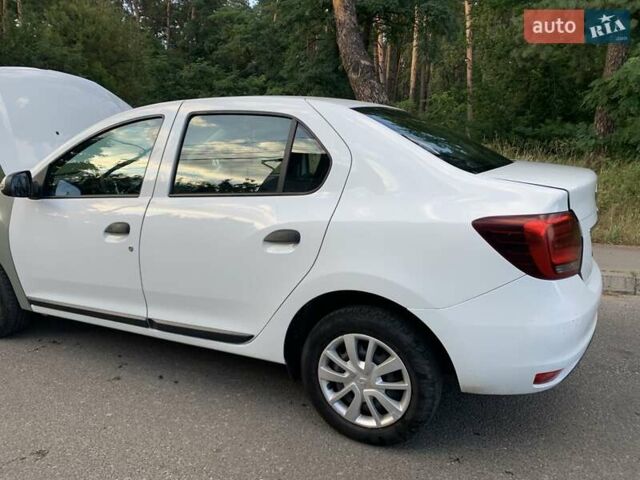 Білий Рено Логан, об'ємом двигуна 1.46 л та пробігом 48 тис. км за 7070 $, фото 6 на Automoto.ua