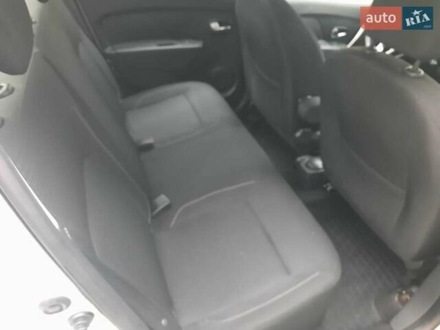 Белый Рено Логан, объемом двигателя 1.46 л и пробегом 118 тыс. км за 7877 $, фото 16 на Automoto.ua