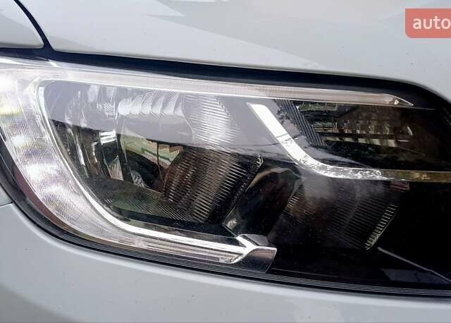 Белый Рено Логан, объемом двигателя 1.5 л и пробегом 150 тыс. км за 9150 $, фото 49 на Automoto.ua