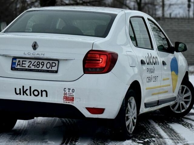 Білий Рено Логан, об'ємом двигуна 1 л та пробігом 330 тис. км за 4200 $, фото 3 на Automoto.ua