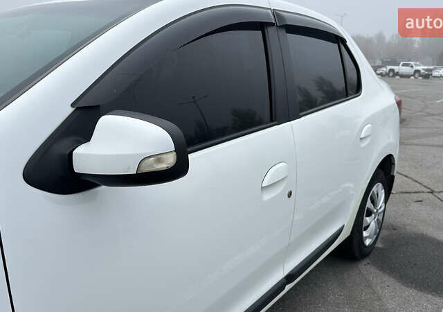 Белый Рено Логан, объемом двигателя 1.46 л и пробегом 148 тыс. км за 8700 $, фото 3 на Automoto.ua