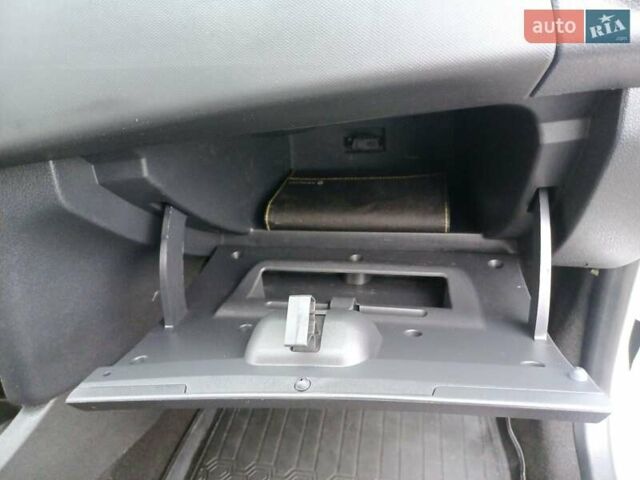 Белый Рено Логан, объемом двигателя 1.5 л и пробегом 150 тыс. км за 9150 $, фото 62 на Automoto.ua