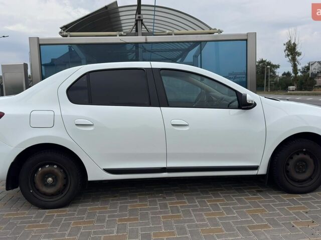 Білий Рено Логан, об'ємом двигуна 1.5 л та пробігом 145 тис. км за 9900 $, фото 6 на Automoto.ua