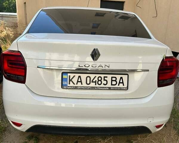 Білий Рено Логан, об'ємом двигуна 1.46 л та пробігом 270 тис. км за 6200 $, фото 4 на Automoto.ua