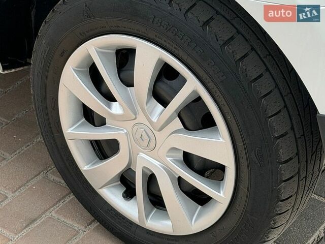 Белый Рено Логан, объемом двигателя 1.46 л и пробегом 95 тыс. км за 7900 $, фото 59 на Automoto.ua