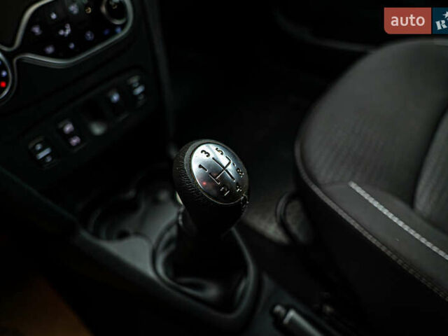 Білий Рено Логан, об'ємом двигуна 1.5 л та пробігом 173 тис. км за 8720 $, фото 15 на Automoto.ua