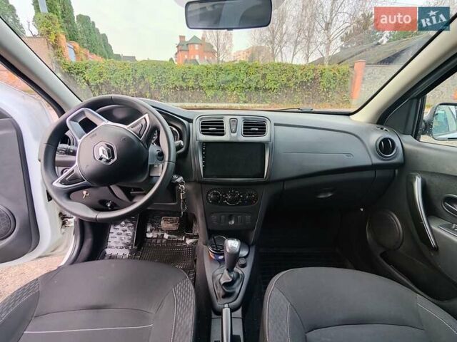 Белый Рено Логан, объемом двигателя 0.9 л и пробегом 89 тыс. км за 8500 $, фото 14 на Automoto.ua
