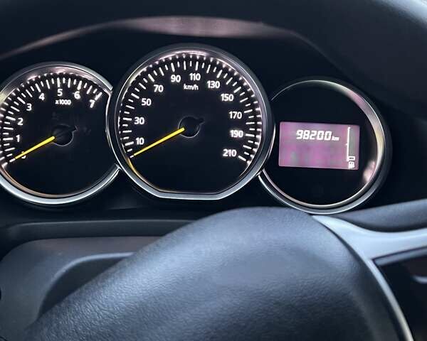 Білий Рено Логан, об'ємом двигуна 1 л та пробігом 99 тис. км за 8150 $, фото 5 на Automoto.ua