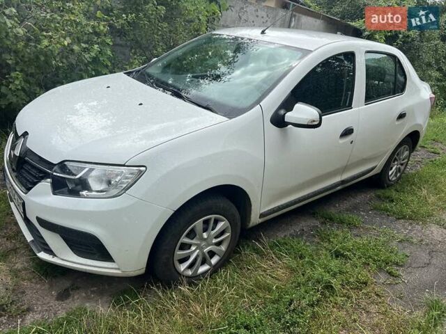 Белый Рено Логан, объемом двигателя 1.46 л и пробегом 53 тыс. км за 10800 $, фото 2 на Automoto.ua