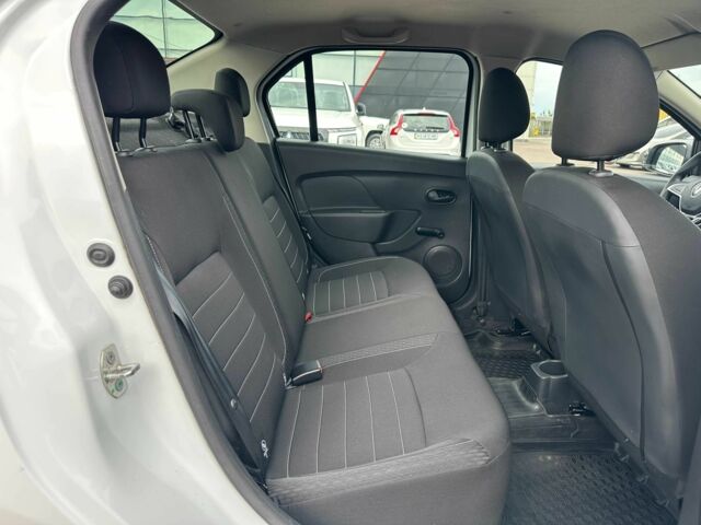 Белый Рено Логан, объемом двигателя 0.9 л и пробегом 82 тыс. км за 9500 $, фото 23 на Automoto.ua