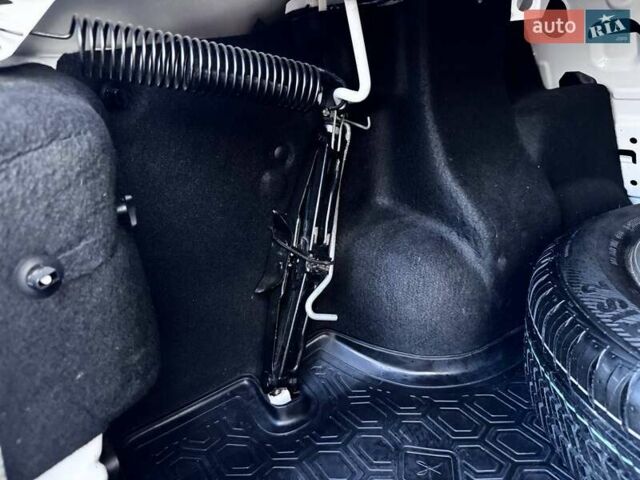 Білий Рено Логан, об'ємом двигуна 1 л та пробігом 105 тис. км за 6900 $, фото 67 на Automoto.ua