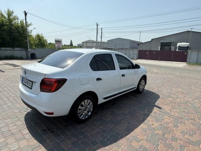 Белый Рено Логан, объемом двигателя 1.5 л и пробегом 140 тыс. км за 9000 $, фото 2 на Automoto.ua