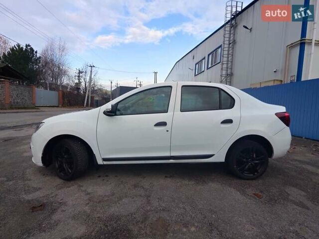 Белый Рено Логан, объемом двигателя 0.9 л и пробегом 89 тыс. км за 8500 $, фото 9 на Automoto.ua