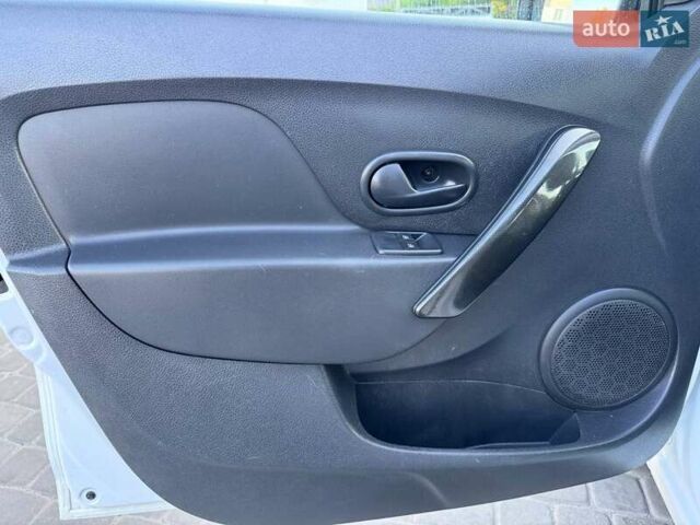 Білий Рено Логан, об'ємом двигуна 1 л та пробігом 105 тис. км за 6900 $, фото 23 на Automoto.ua