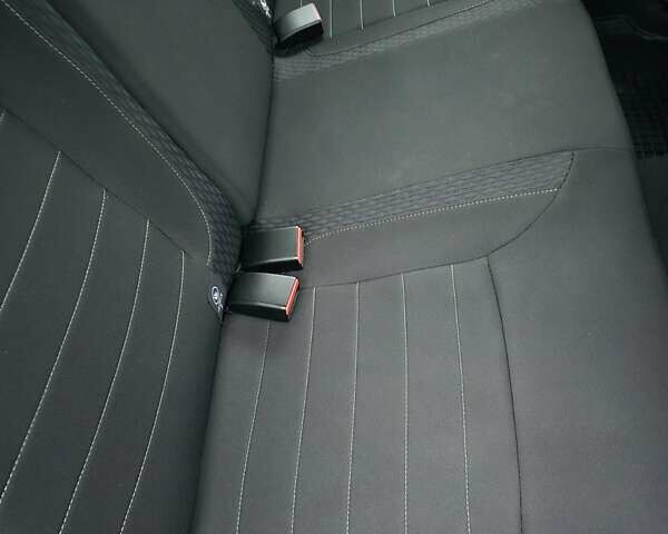 Білий Рено Логан, об'ємом двигуна 1 л та пробігом 13 тис. км за 8600 $, фото 8 на Automoto.ua
