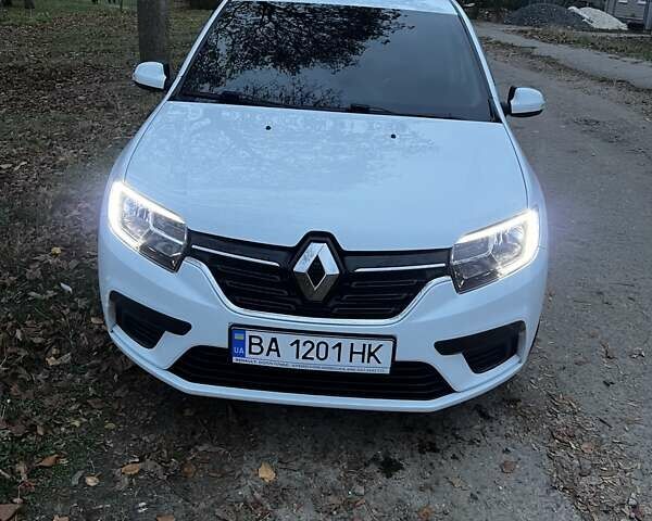 Білий Рено Логан, об'ємом двигуна 1 л та пробігом 99 тис. км за 8150 $, фото 16 на Automoto.ua