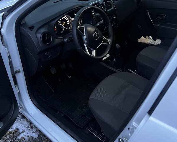 Білий Рено Логан, об'ємом двигуна 1 л та пробігом 99 тис. км за 8150 $, фото 6 на Automoto.ua