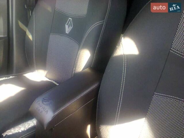 Белый Рено Логан, объемом двигателя 1 л и пробегом 70 тыс. км за 8300 $, фото 10 на Automoto.ua