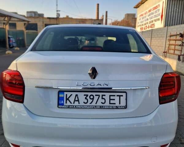 Белый Рено Логан, объемом двигателя 0.9 л и пробегом 70 тыс. км за 8200 $, фото 3 на Automoto.ua