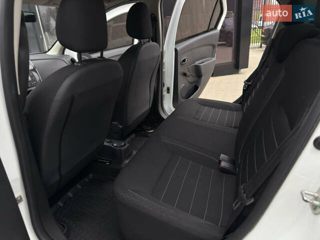 Білий Рено Логан, об'ємом двигуна 1.5 л та пробігом 257 тис. км за 7600 $, фото 15 на Automoto.ua