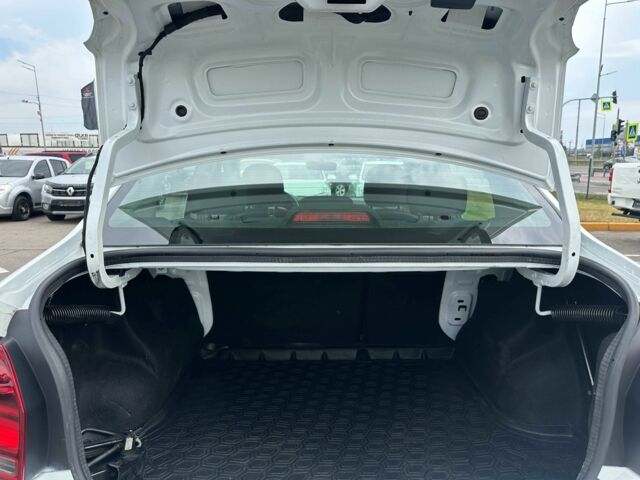 Белый Рено Логан, объемом двигателя 0.9 л и пробегом 82 тыс. км за 9500 $, фото 9 на Automoto.ua