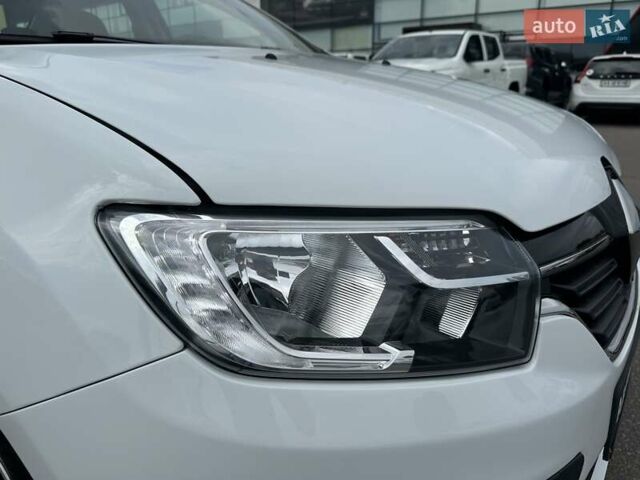 Білий Рено Логан, об'ємом двигуна 0.9 л та пробігом 82 тис. км за 9500 $, фото 11 на Automoto.ua