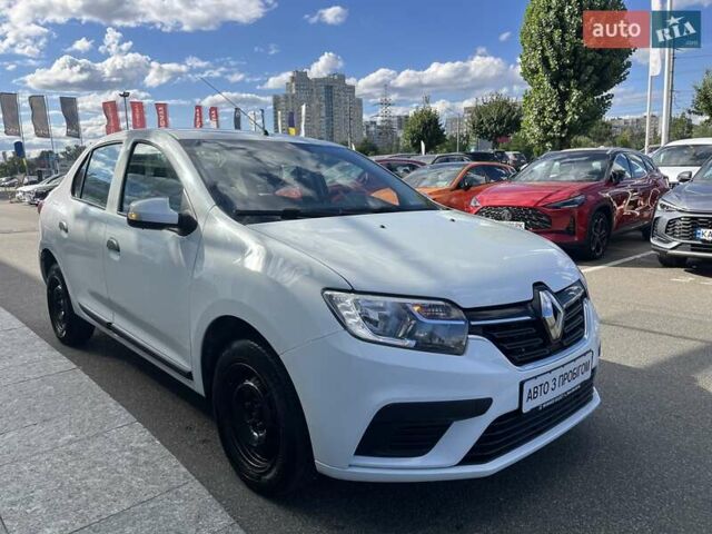 Белый Рено Логан, объемом двигателя 0.9 л и пробегом 67 тыс. км за 8202 $, фото 3 на Automoto.ua