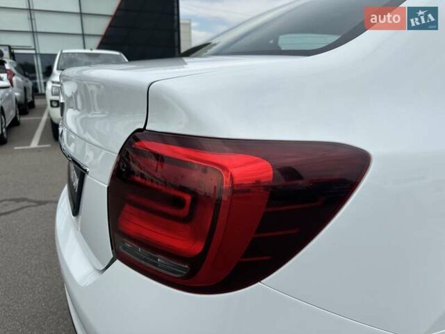 Білий Рено Логан, об'ємом двигуна 0.9 л та пробігом 82 тис. км за 9500 $, фото 10 на Automoto.ua