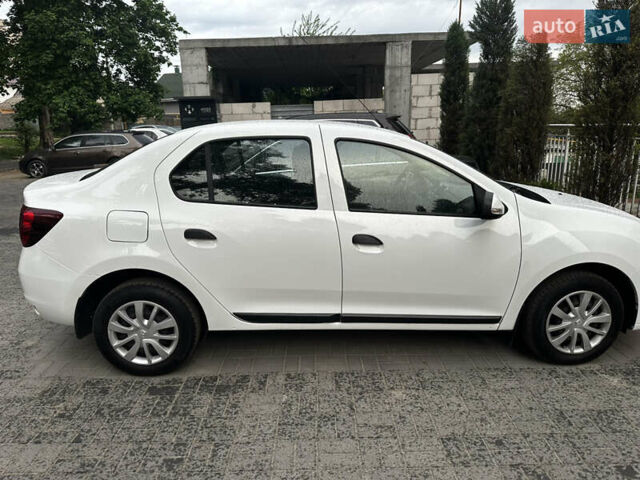 Белый Рено Логан, объемом двигателя 1 л и пробегом 55 тыс. км за 9200 $, фото 5 на Automoto.ua