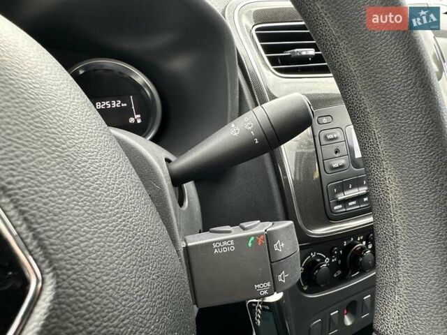 Білий Рено Логан, об'ємом двигуна 0.9 л та пробігом 82 тис. км за 9900 $, фото 18 на Automoto.ua