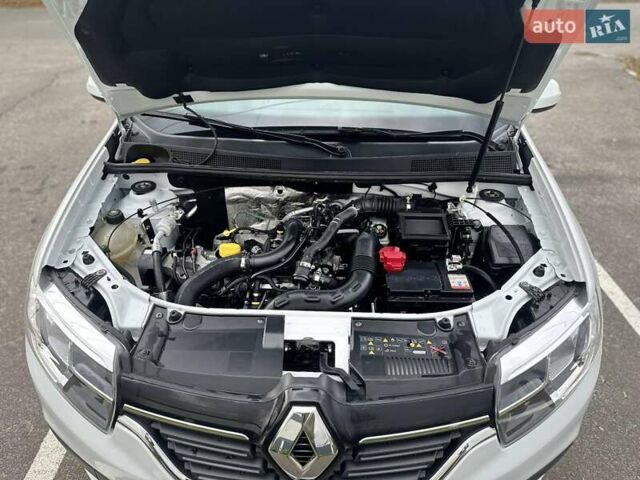 Білий Рено Логан, об'ємом двигуна 0.9 л та пробігом 27 тис. км за 9350 $, фото 19 на Automoto.ua