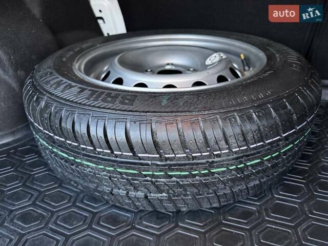 Білий Рено Логан, об'ємом двигуна 1 л та пробігом 105 тис. км за 6900 $, фото 64 на Automoto.ua