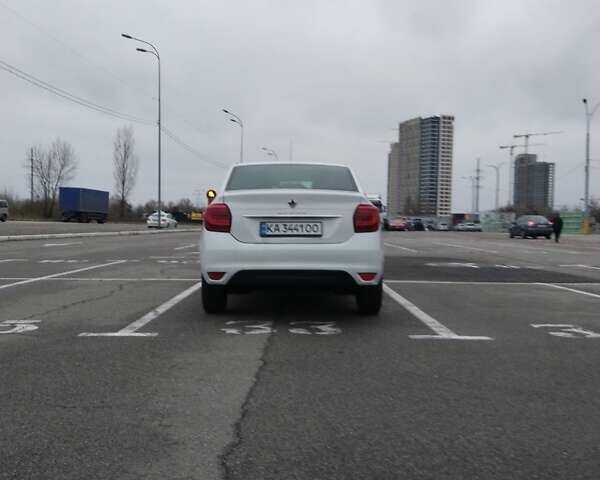 Білий Рено Логан, об'ємом двигуна 0.9 л та пробігом 87 тис. км за 9750 $, фото 5 на Automoto.ua