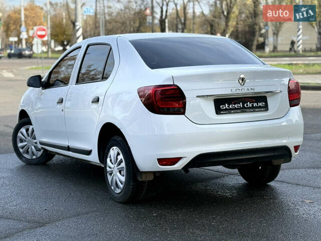 Белый Рено Логан, объемом двигателя 1.5 л и пробегом 143 тыс. км за 7999 $, фото 5 на Automoto.ua