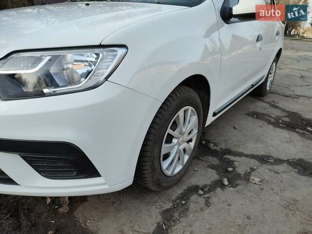 Белый Рено Логан, объемом двигателя 1.46 л и пробегом 68 тыс. км за 11600 $, фото 6 на Automoto.ua