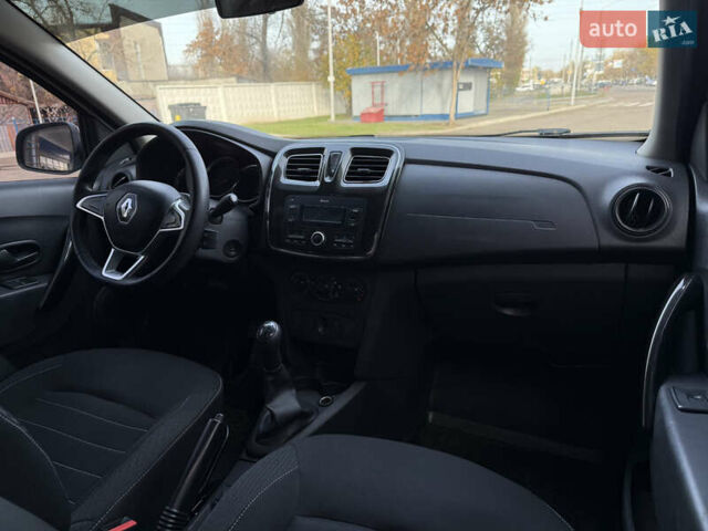 Белый Рено Логан, объемом двигателя 1.5 л и пробегом 143 тыс. км за 7999 $, фото 6 на Automoto.ua