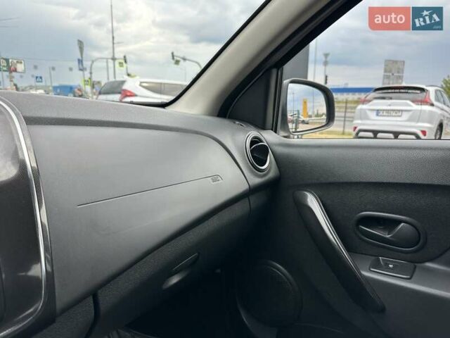 Білий Рено Логан, об'ємом двигуна 0.9 л та пробігом 82 тис. км за 9900 $, фото 21 на Automoto.ua