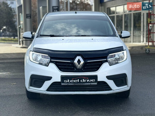 Белый Рено Логан, объемом двигателя 1.5 л и пробегом 143 тыс. км за 7999 $, фото 1 на Automoto.ua